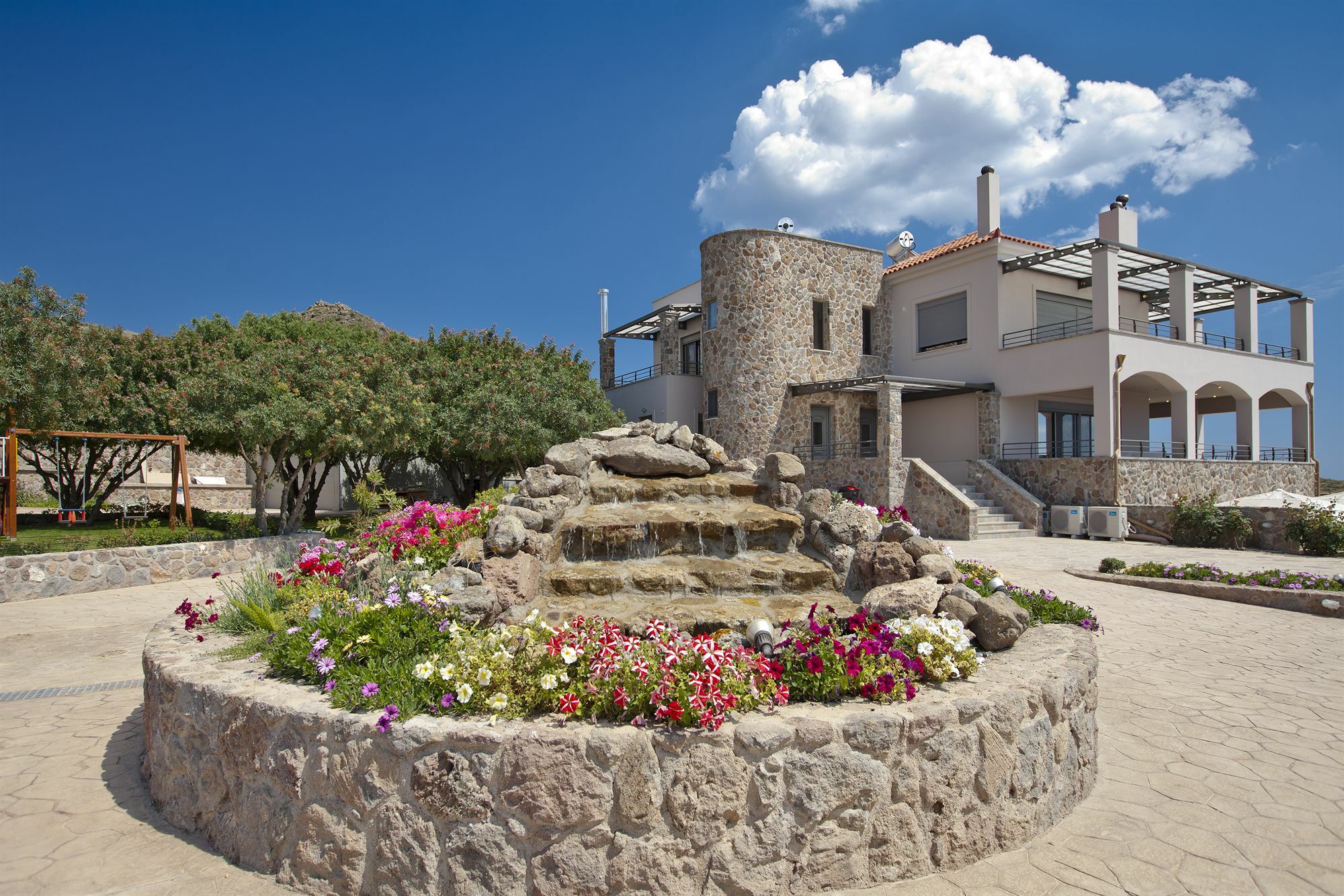 Marini Luxury Apartments And Suites Aegina Екстериор снимка