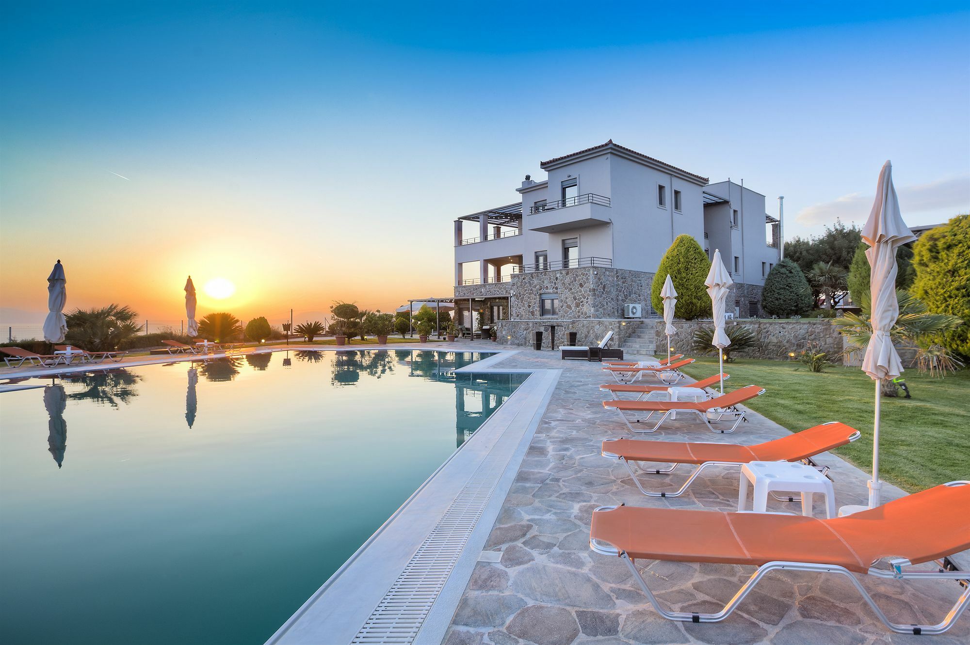 Marini Luxury Apartments And Suites Aegina Екстериор снимка